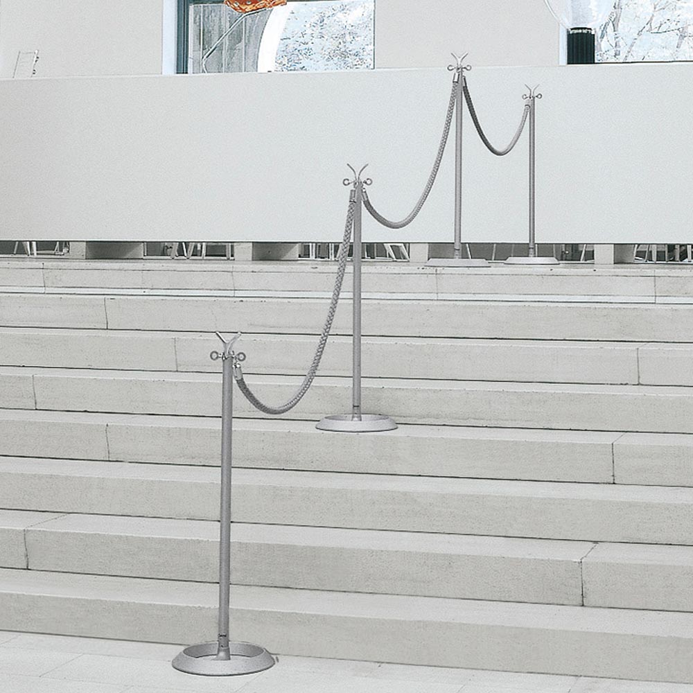Battista stanchions